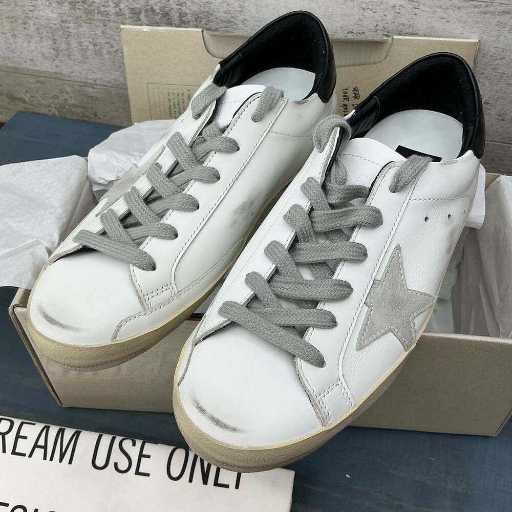 Golden Goose Super-Star w/black heel tab & metal stud lettering Women’s 38 8 - Picture 1 of 15